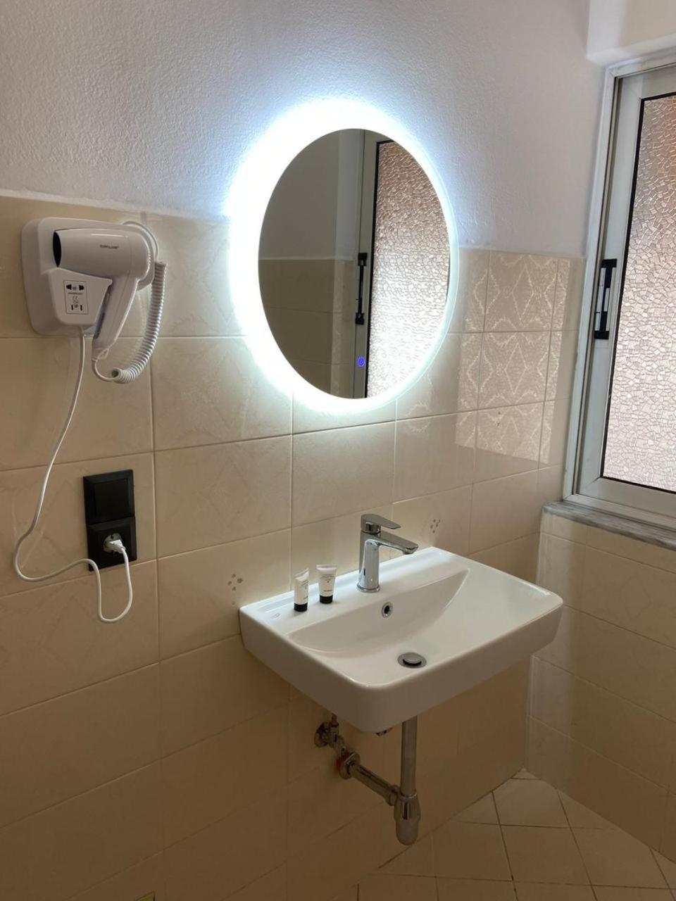 "Hotel Lili" Sarande Phòng bức ảnh